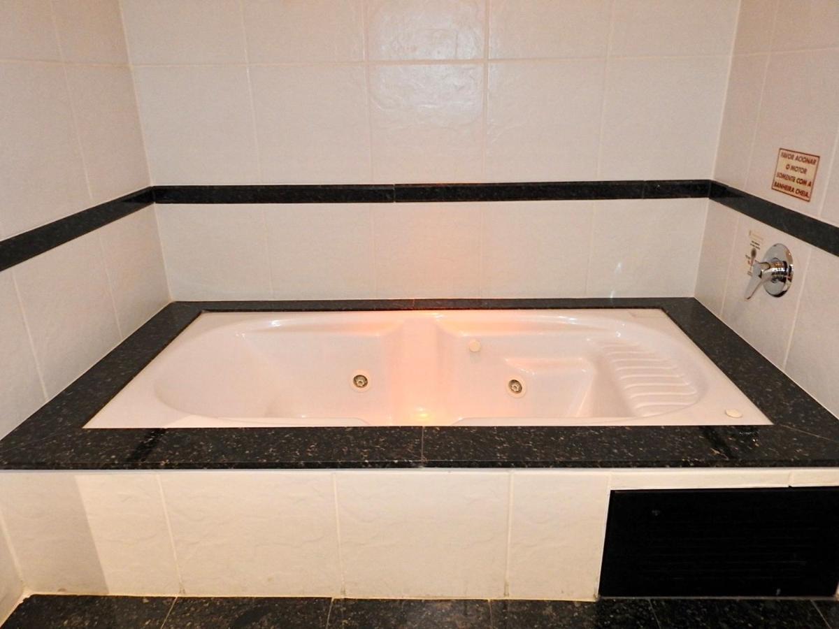Constantino Hotel E Eventos Juiz de Fora Dış mekan fotoğraf A modern Japanese bathtub