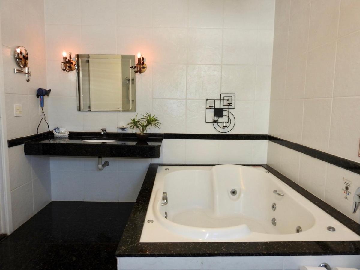 Constantino Hotel E Eventos Juiz de Fora Dış mekan fotoğraf A whirlpool bathtub